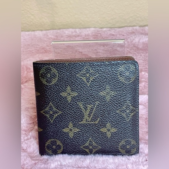 Louis Vuitton Monogram Men’s Wallet - Date code VI0021 - Picture 2 of 13